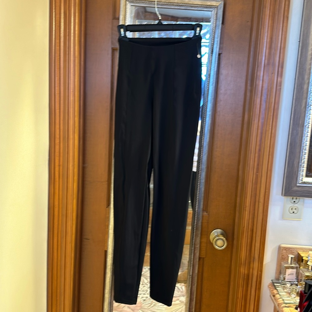 Lululemon black middle leg seam leggings